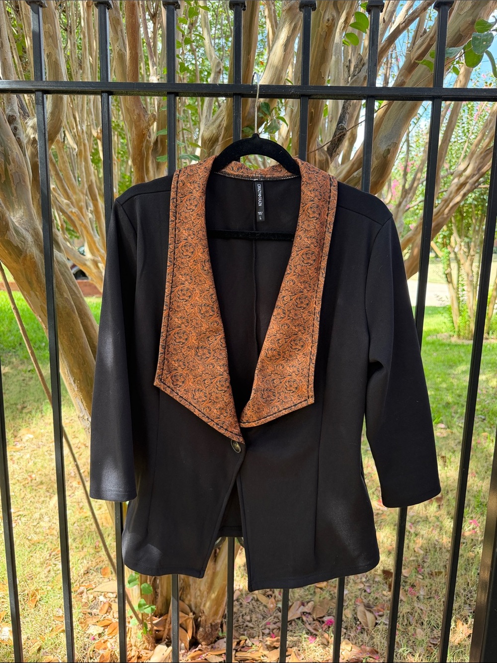 Black Jacket with Decorative Brown Shawl Collar Women's Blazer Size Large NWT